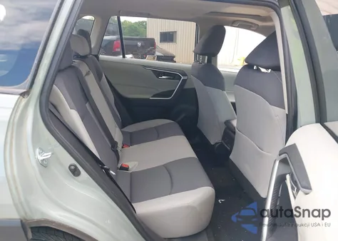 2019 Toyota Rav4 Xle z USA, uszkodzony, nr VIN JTMW1RFV1KD510481